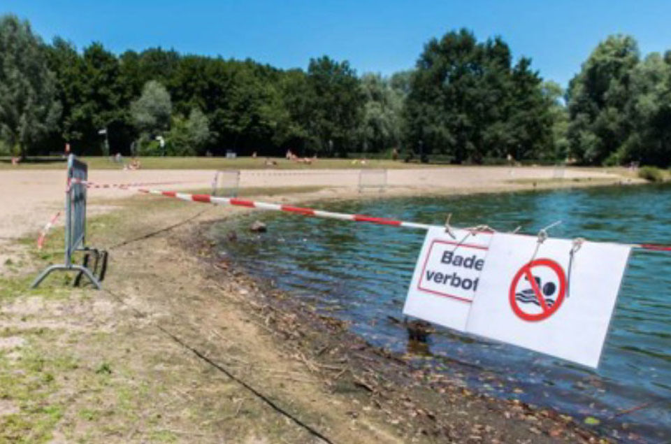 badeverbotsschild am See